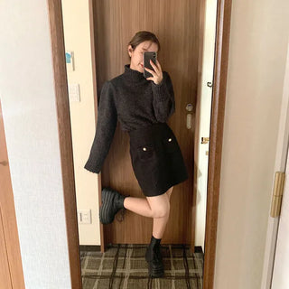 Pearl pocket mini skirt
