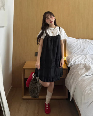 Cropped half-sleeve T-shirt