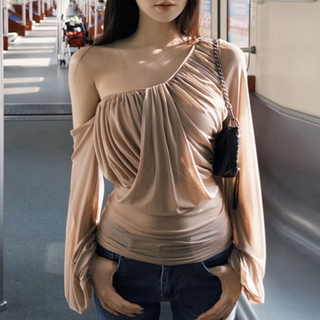 Long sleeve ruched one shoulder irregular top