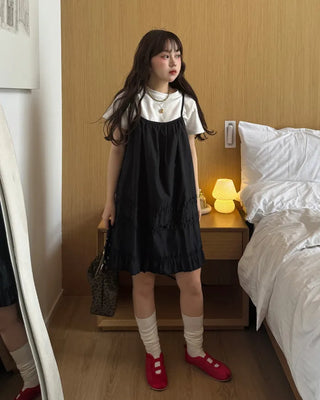 Cropped half-sleeve T-shirt