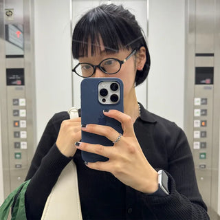 Oval frame glasses