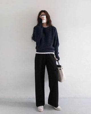 Stress-free! Comfortable wide-leg fleece-lined slacks that feel like training wear.