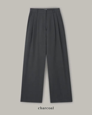 Leg-lengthening pintuck wide slacks