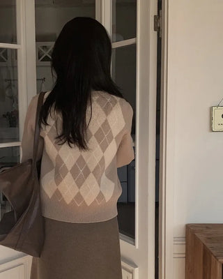 (3 colors) Back Point Argyle Cardigan