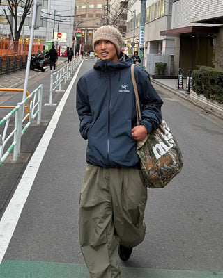 Side-tuck cargo pants