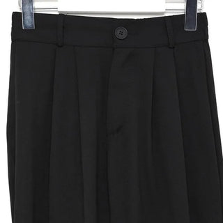Wide-fit slacks