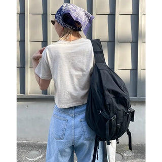 Round cropped short-sleeved T-shirt