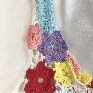 U neck flower applique knitted hollow out cami cut out top