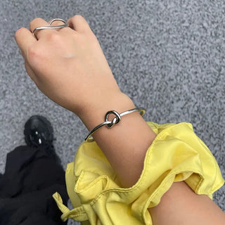 Twisted Round Bangle