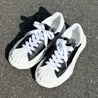 bold sole casual sneakers