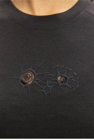 [Monterest] Cutout Embroidery Slim Fit Crop Tee
