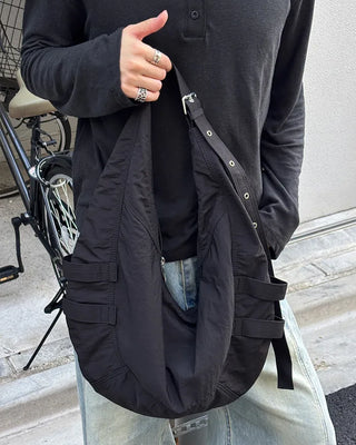 Big buckle shoulder bag
