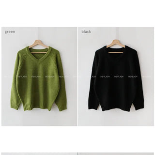 Colored V-neck knit