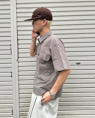 Button pocket check half shirt
