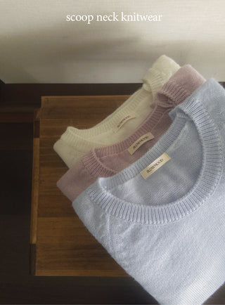 U-neck pastel knit