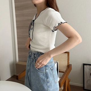 Eyelet short-sleeved T-shirt