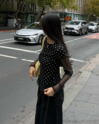Dot lace layered short-sleeved T-shirt