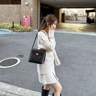 Loose-fitting punched knit