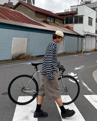 Wide side pocket shorts