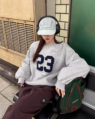 23 Fleece-lined sweatshirt