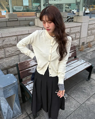 Round neck cardigan