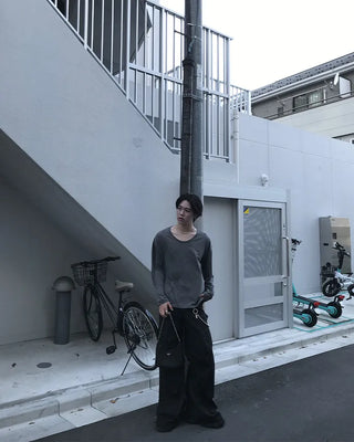 Oversized U-neck long-sleeve T-shirt
