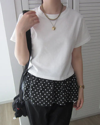 Cropped half-sleeve T-shirt