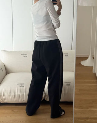 Line detail sweatpants