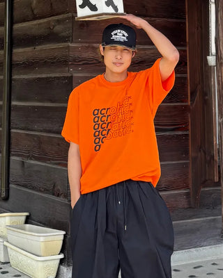 Acrobatic Lettering Half-Sleeve T-Shirt