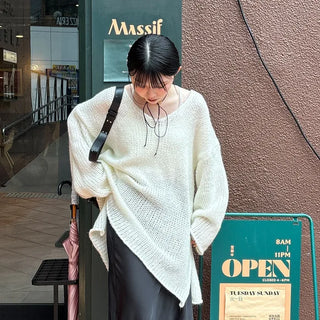 Loose-fit V-neck knit