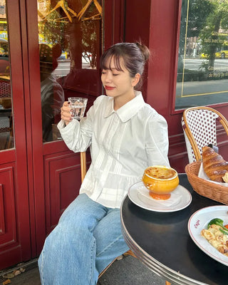 Colored frill blouse