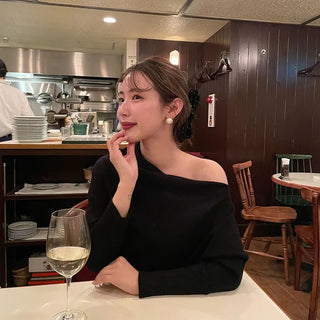 Off-shoulder knit