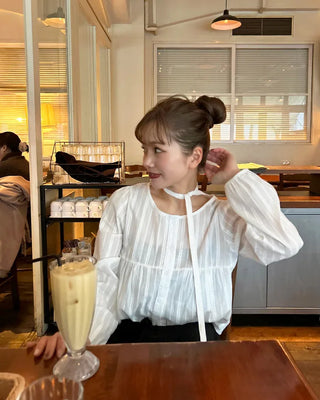 (Set) Punching Lace Tie Blouse