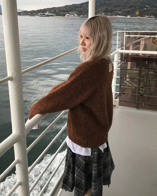 Blurred Round Knit