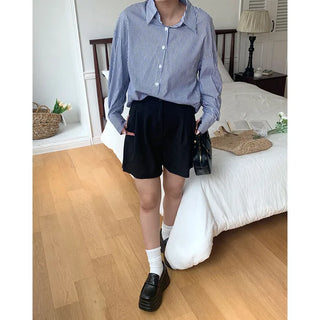 Double-pleated shorts
