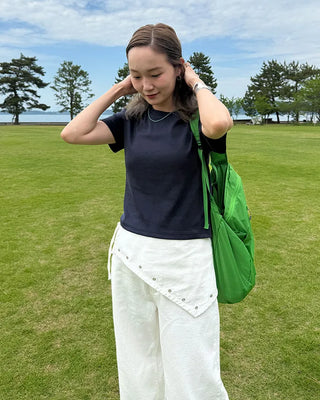 Semi-cropped short-sleeve T-shirt