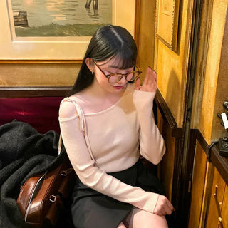 Ribbon Off-Shoulder Knit