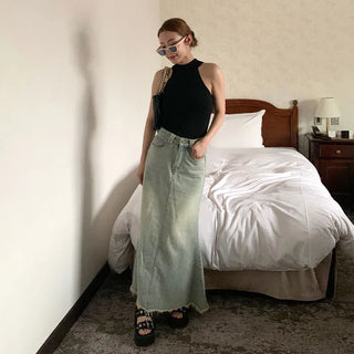 Halter neck sleeveless knit