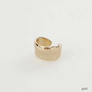 Simple ear cuff