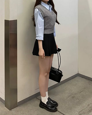 V-neck cropped knit vest