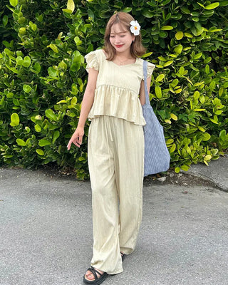 Frilled sleeveless top and wide-leg pants set