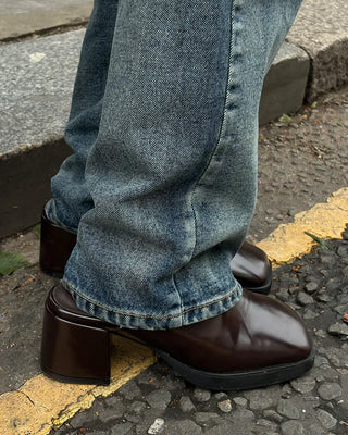 Square-toe mules