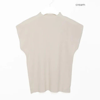 Half-neck short-sleeve knit