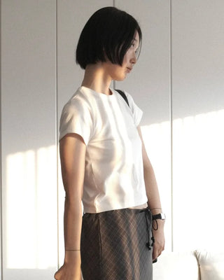 Cropped cotton short-sleeved T-shirt