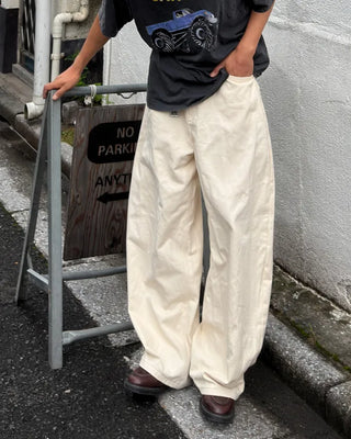Back flap pocket curved pants