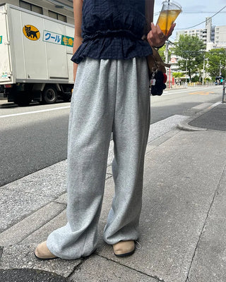 Wide-fit sweatpants