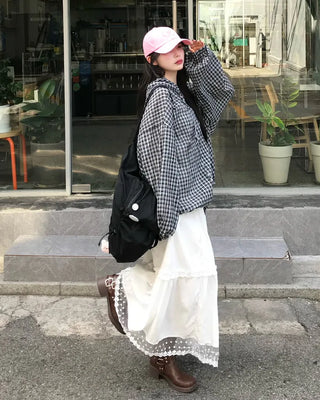 Drawstring hem check windbreaker