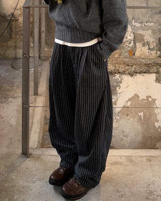 Striped Curved Tuck Slacks
