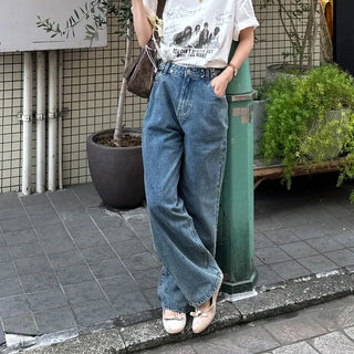 Pintuck pointed denim
