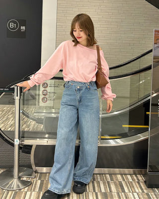 Off-shoulder sweatshirt